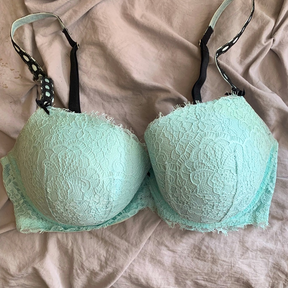 Victoria’s Secret Light Blue Lace Lightly Lined Demi Bra Bow Detail